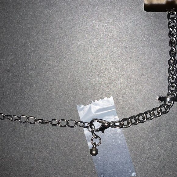 Rampage Flower Necklace   - Picture 5 of 5